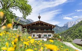 Berg'k'hof Kaisertal - Alpine Hideaway